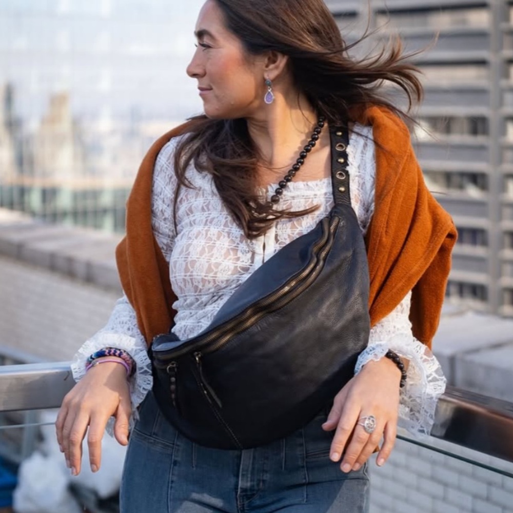 Bolsa Nova Bella Sling Bag - Picture 6 of 15